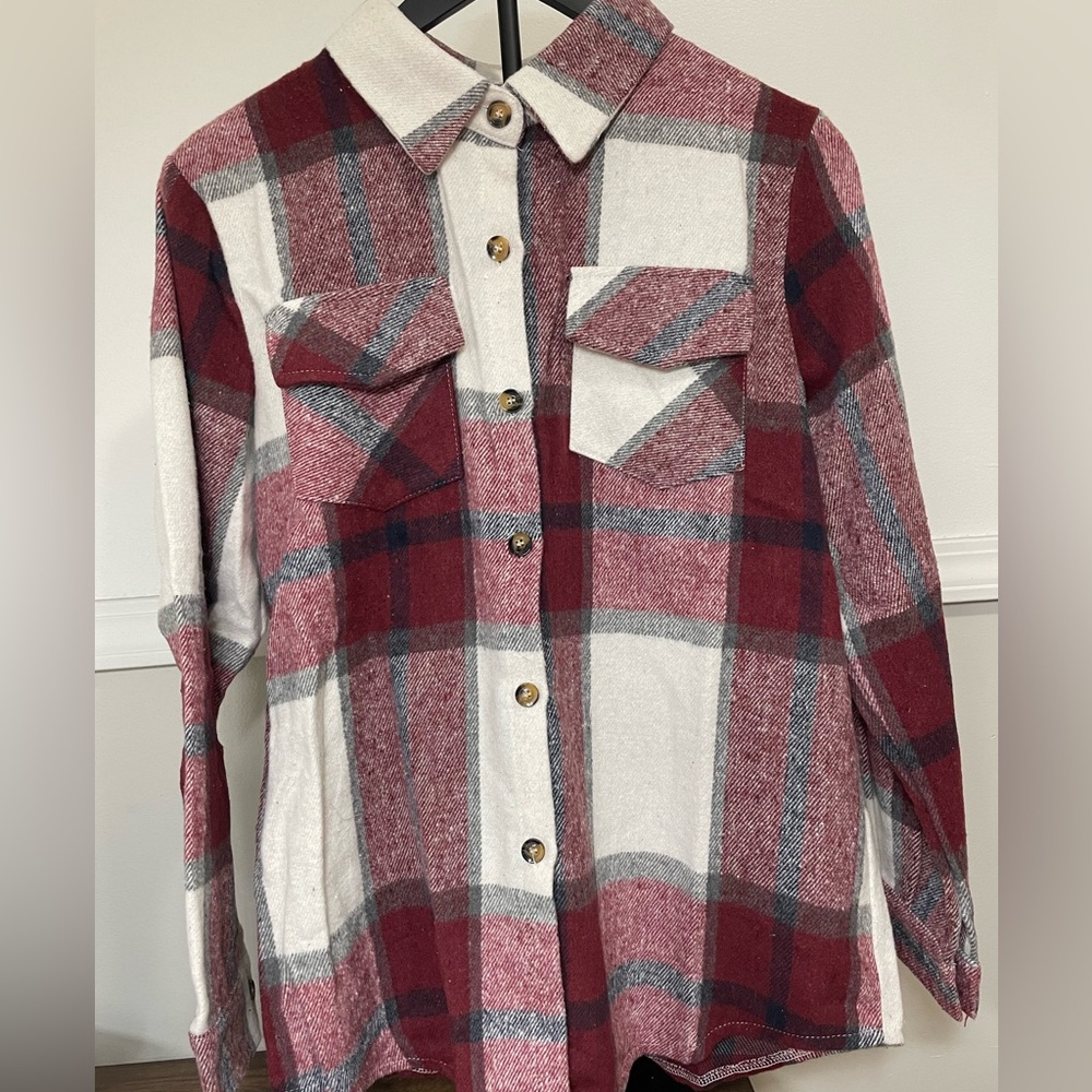 Women’s Plaid Flannel Button-Up Shirt Red White Gray Size S Regular Long Sleeve